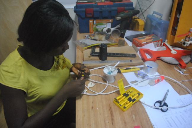 Assembling of lamp holder