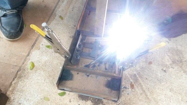 weld flat bar ladder into 2d truss frame