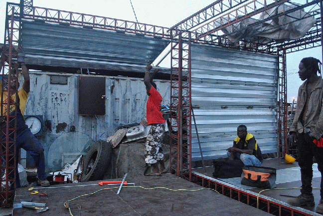 bifold_hangar_door-MOTION